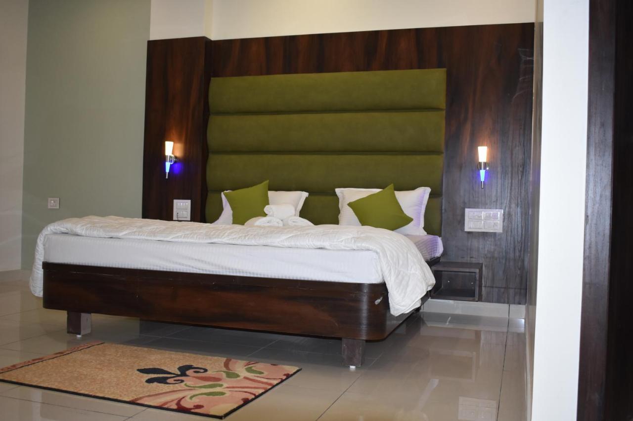 Hotel Shyam Palace Bhuj Eksteriør billede